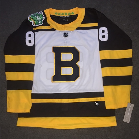 david pastrnak winter classic jersey